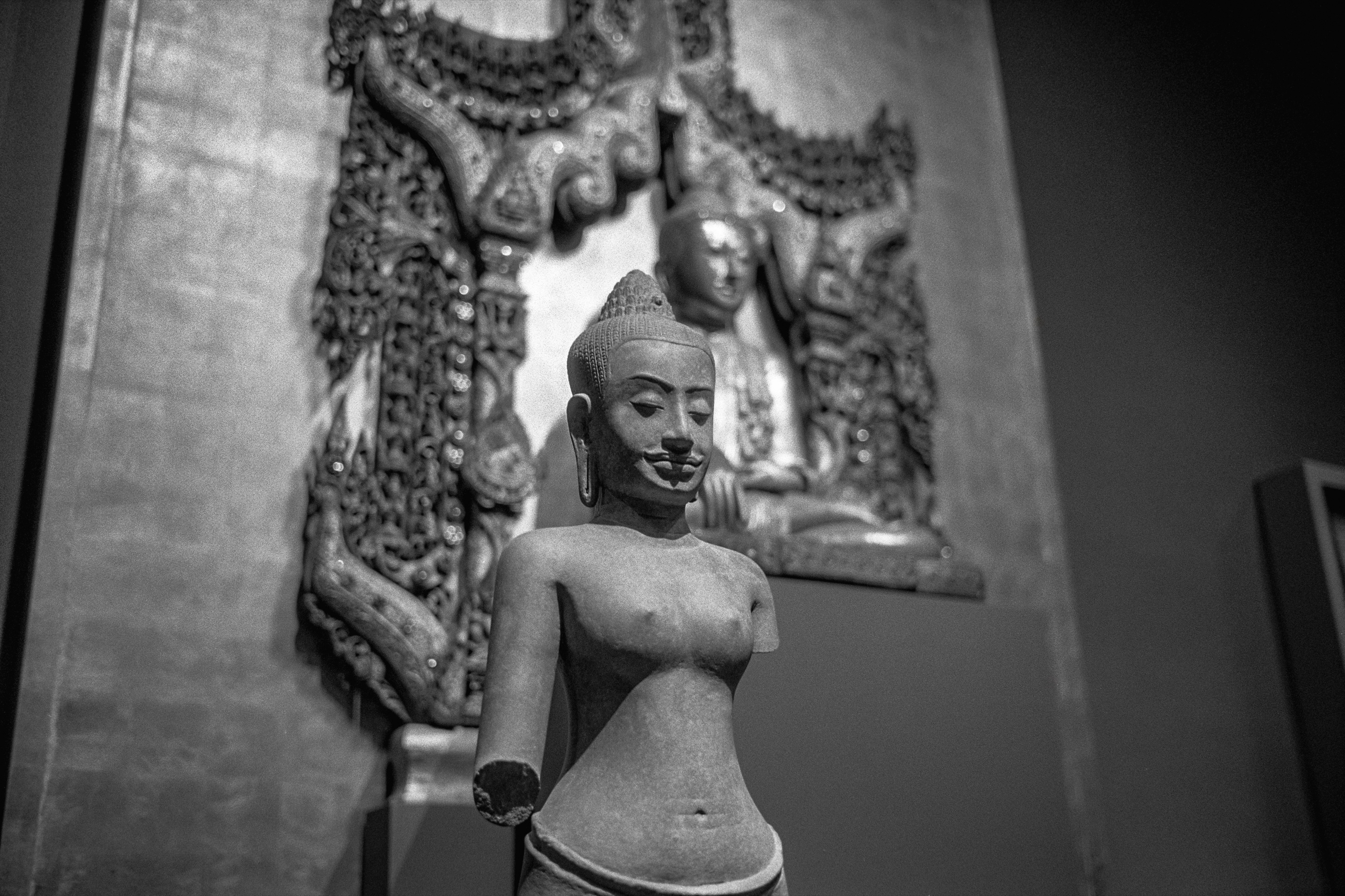 An Hour at the MIA: Khmer torso
