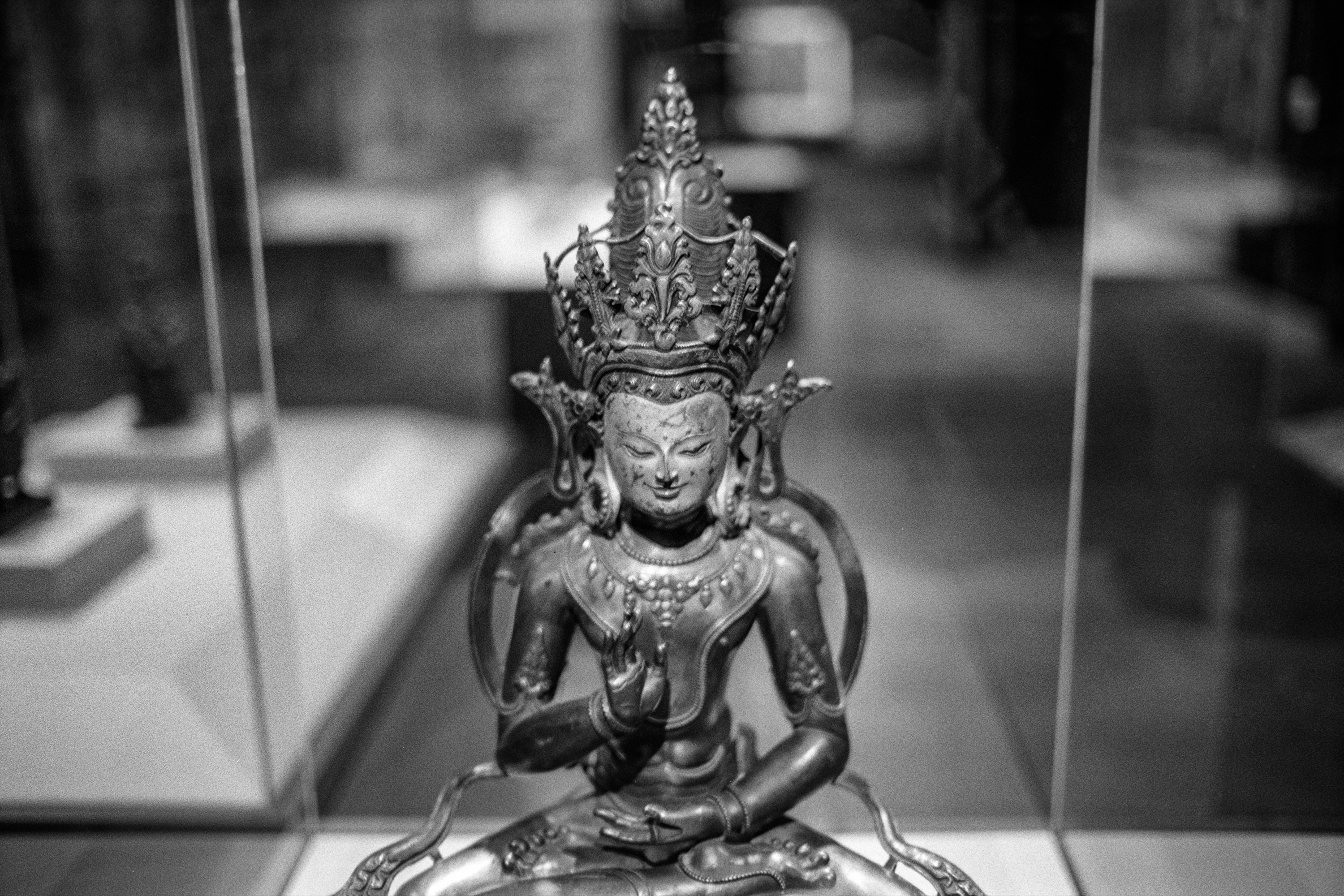 An Hour at the MIA: Crowned bodhisattva in vitrine