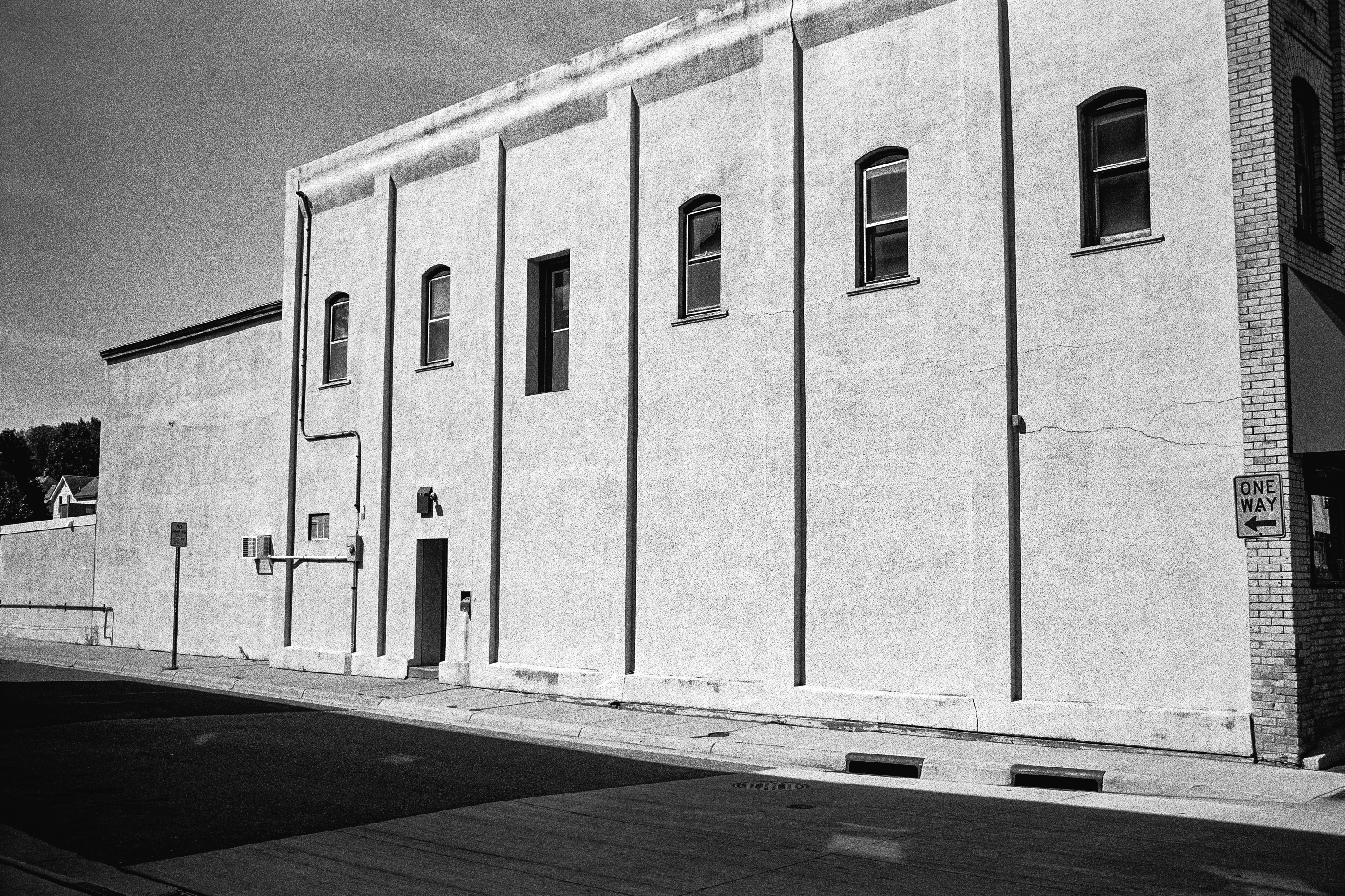 An Hour at the MIA: Blank wall, One Way